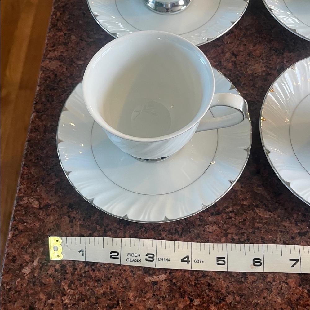 Vintage Harmony House Heirloom Fine China Dinnerware Set - Picture 8 of 9